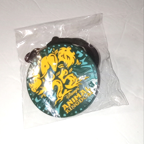 Disney Parks 2023 Animal Kingdom 25th Anniversary Cast Exclusive Landyard Member - Picture 6 of 7